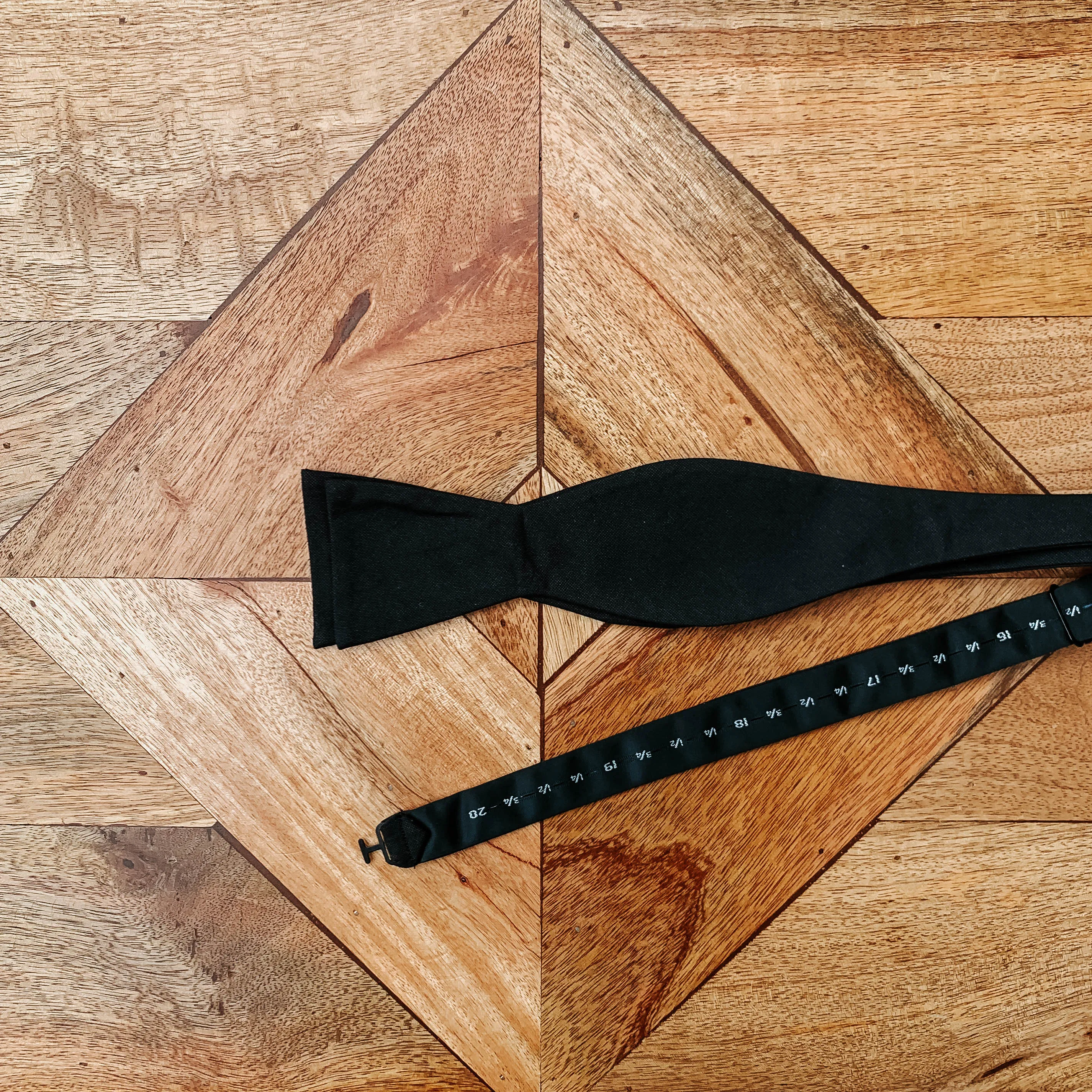 BOURNE || SELF-TIE BOW TIE