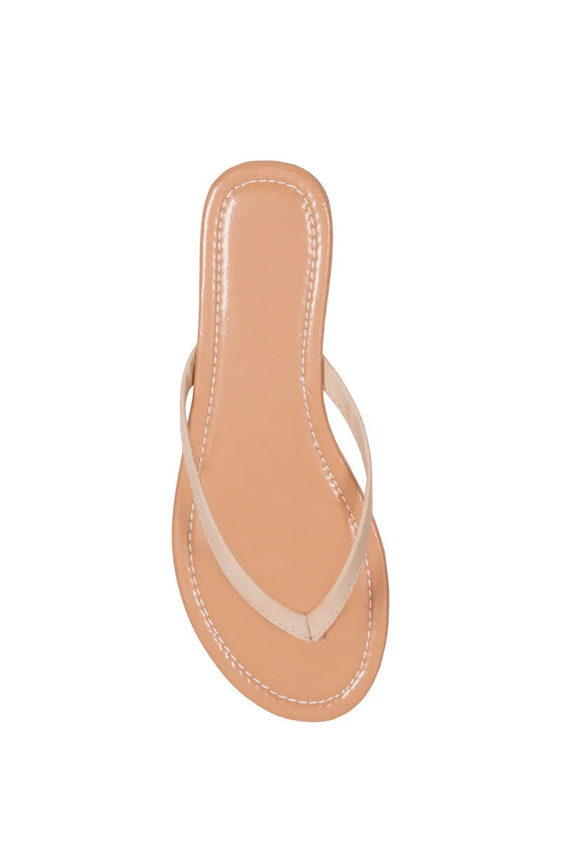 Flip Flops in Tan