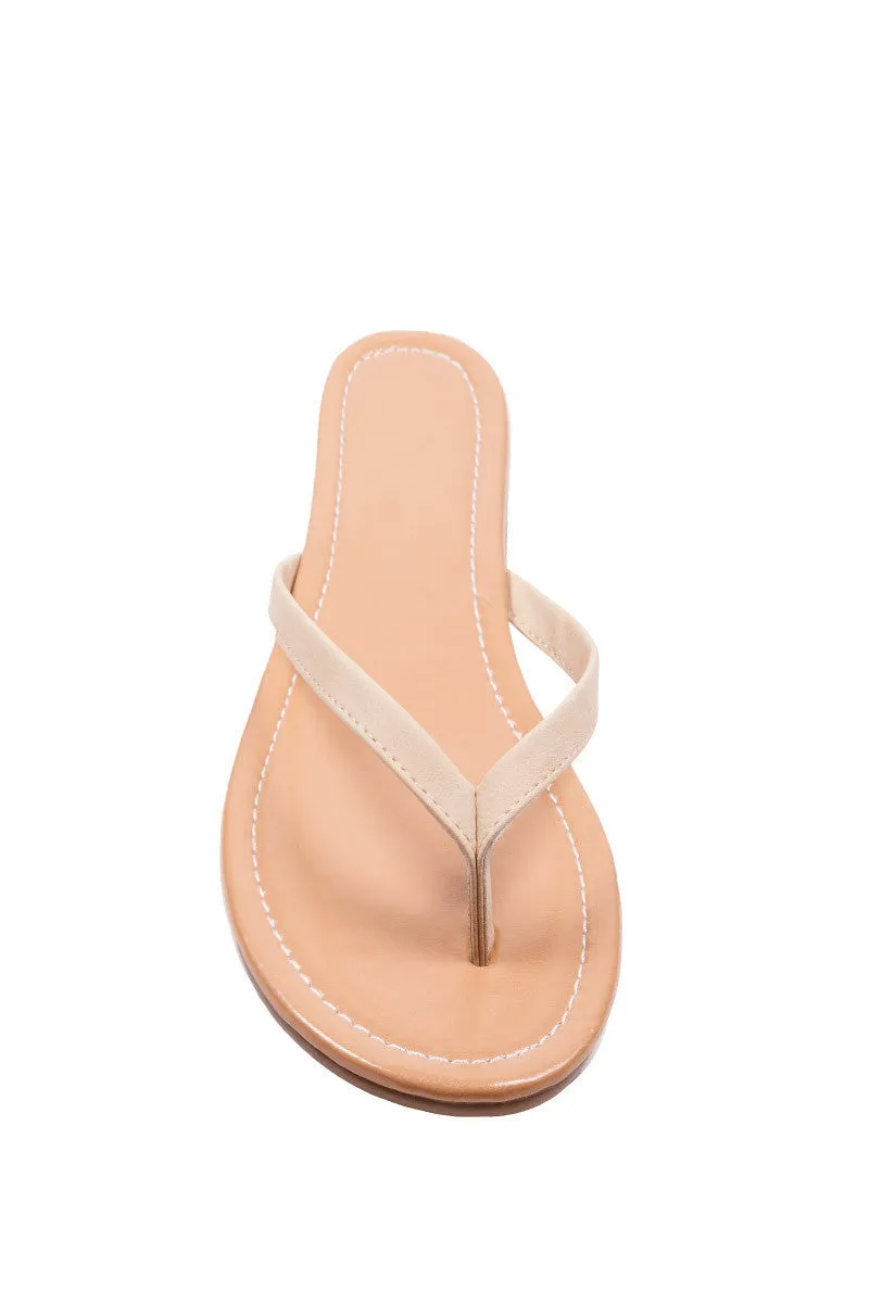 Flip Flops in Tan